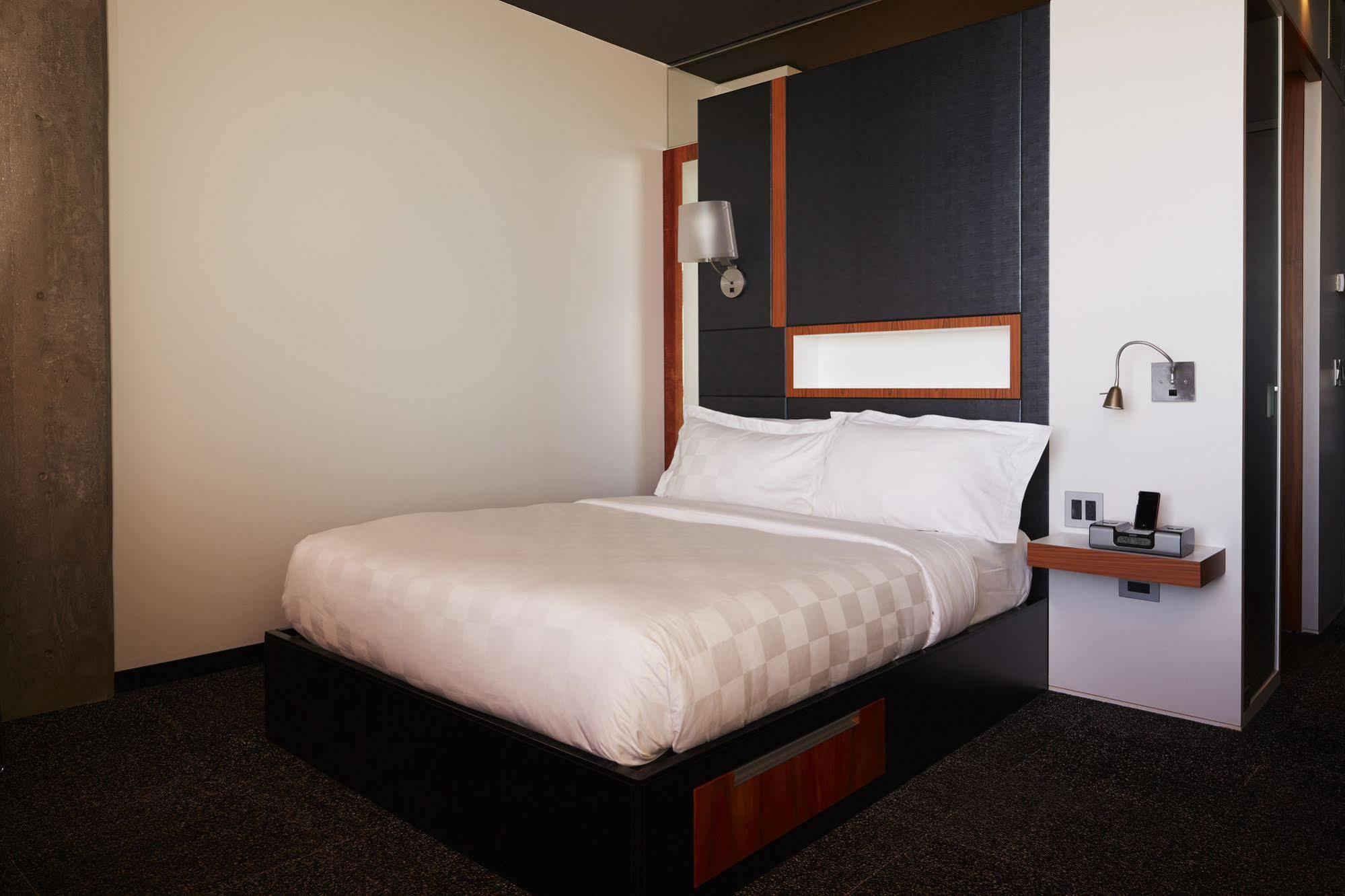 Hotel Alt Quartier Dix30 Brossard Eksteriør billede
